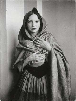 Anaïs Nin in Wrap
