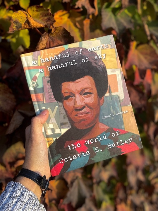 A Handful of Earth Bookstagram