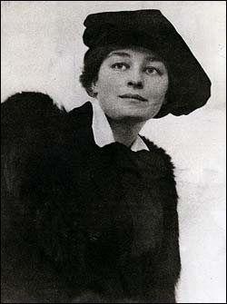 Enid Bagnold at age 18