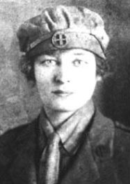 Enid Bagnold as a World War I volunteer nurse