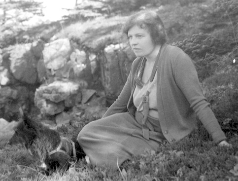 Rachel and Spriggin on Sutton Ilsand