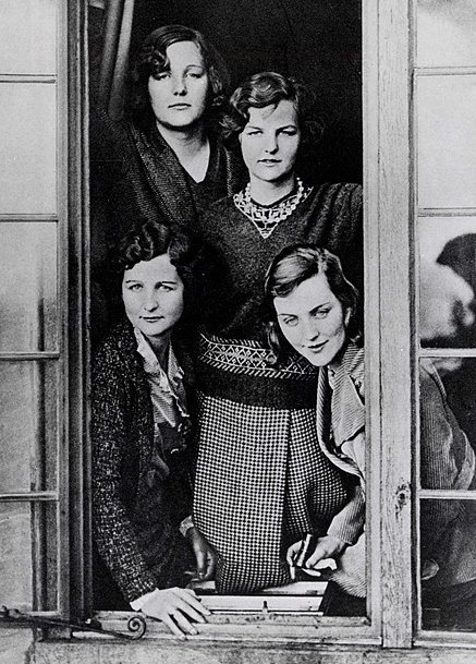 Nancy, Diana, Unity, and Jessica Mitford,1932 - Wikimedia Commons